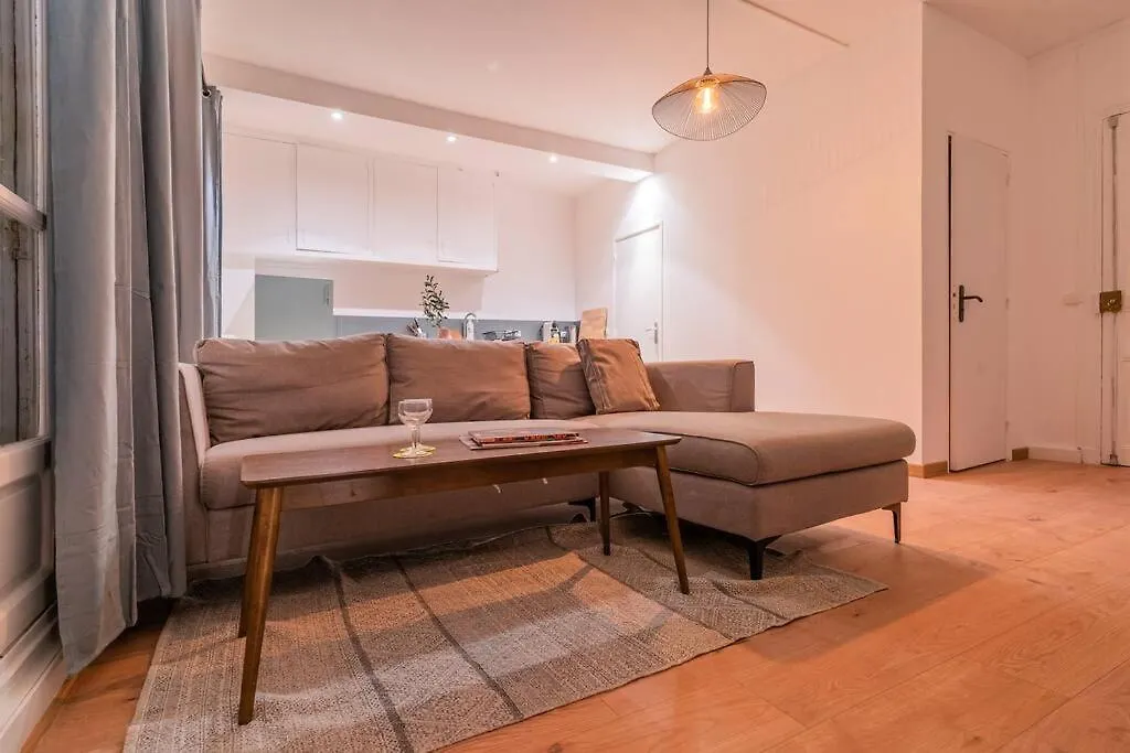 Lovely Parisian Flat Rue St Honore Louvre - 2Br With Balcony Lejlighed 0*, Paris
