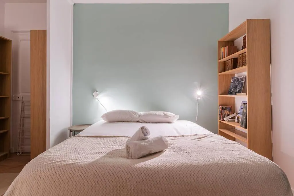 Lovely Parisian Flat Rue St Honore Louvre - 2Br With Balcony Apartment France